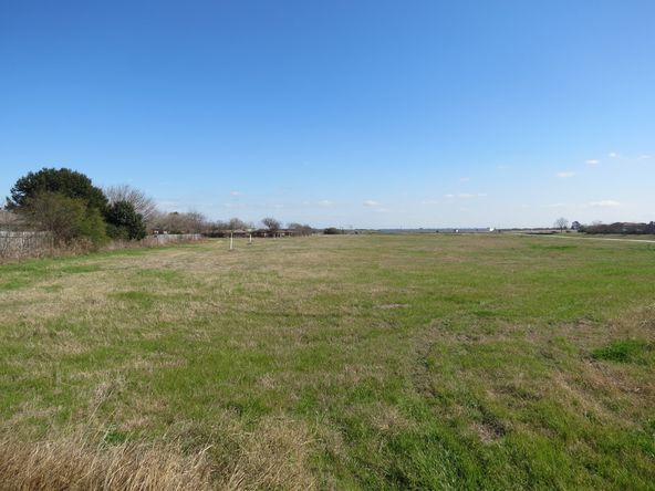 Great Multifamily Site on FM 725 Near IH 35 : 1609 McQueeney Road, New Braunfels, TX 78130